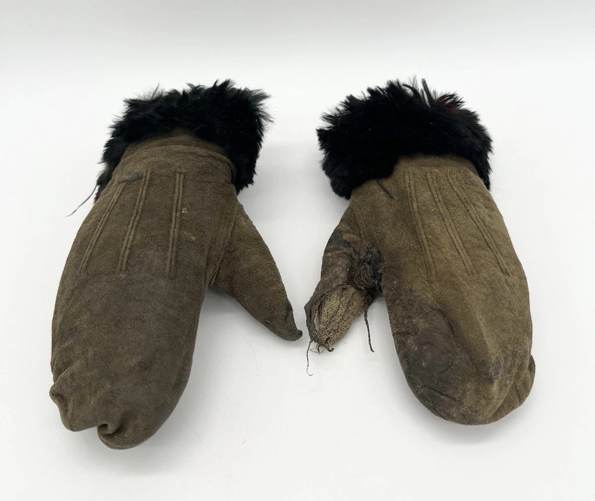 Vintage 30s Menominee Native American Child’s Fur Trimmed Suede Gloves Vintage 30s Menominee Native American Child’s Fur Trimmed Suede Gloves