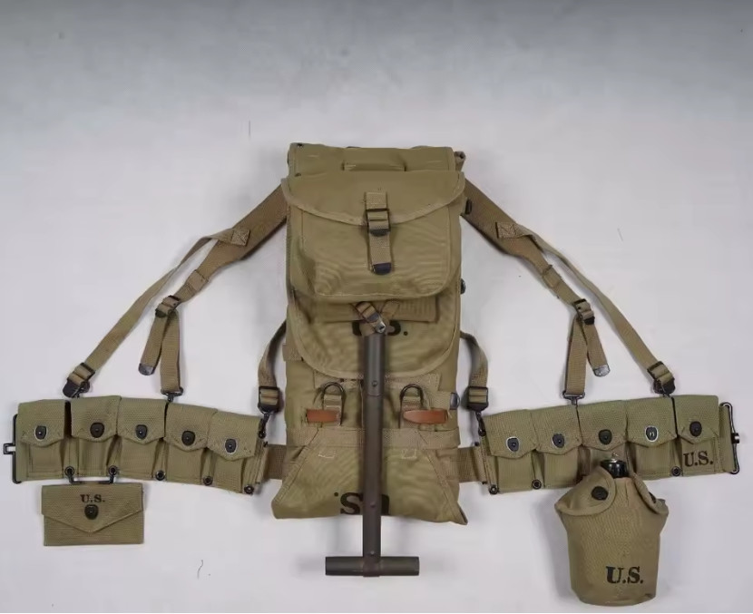 WWII WW2 US ARMY SOLDIER EQUIPMENT M36 BAG BELT FIRST AID KIT AND 0.8L KETTLE X WWII WW2 US ARMY SOLDIER EQUIPMENT M36 BAG BELT FIRST AID KIT AND 0.8L KETTLE X