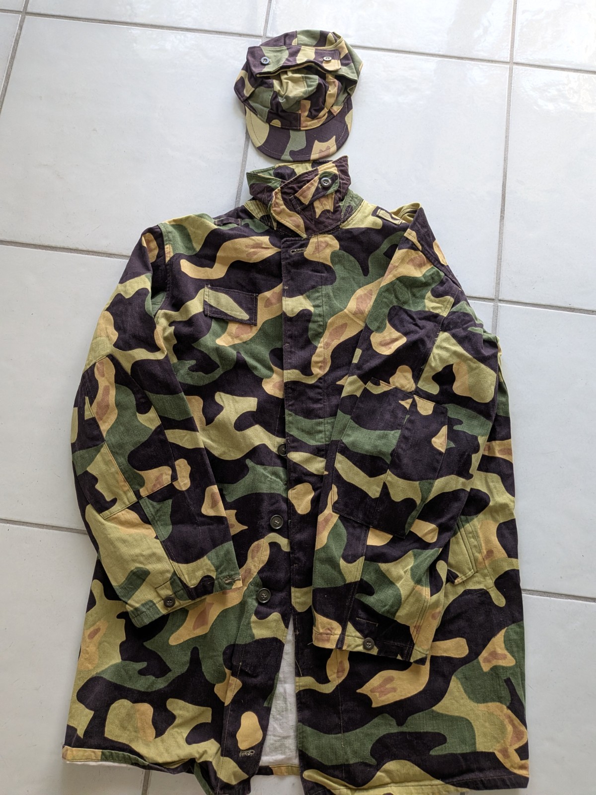 Vz 60 Czech "Mlok" (Salamander) camouflage Jacket and Matching Cap Vz 60 Czech "Mlok" (Salamander) camouflage Jacket and Matching Cap