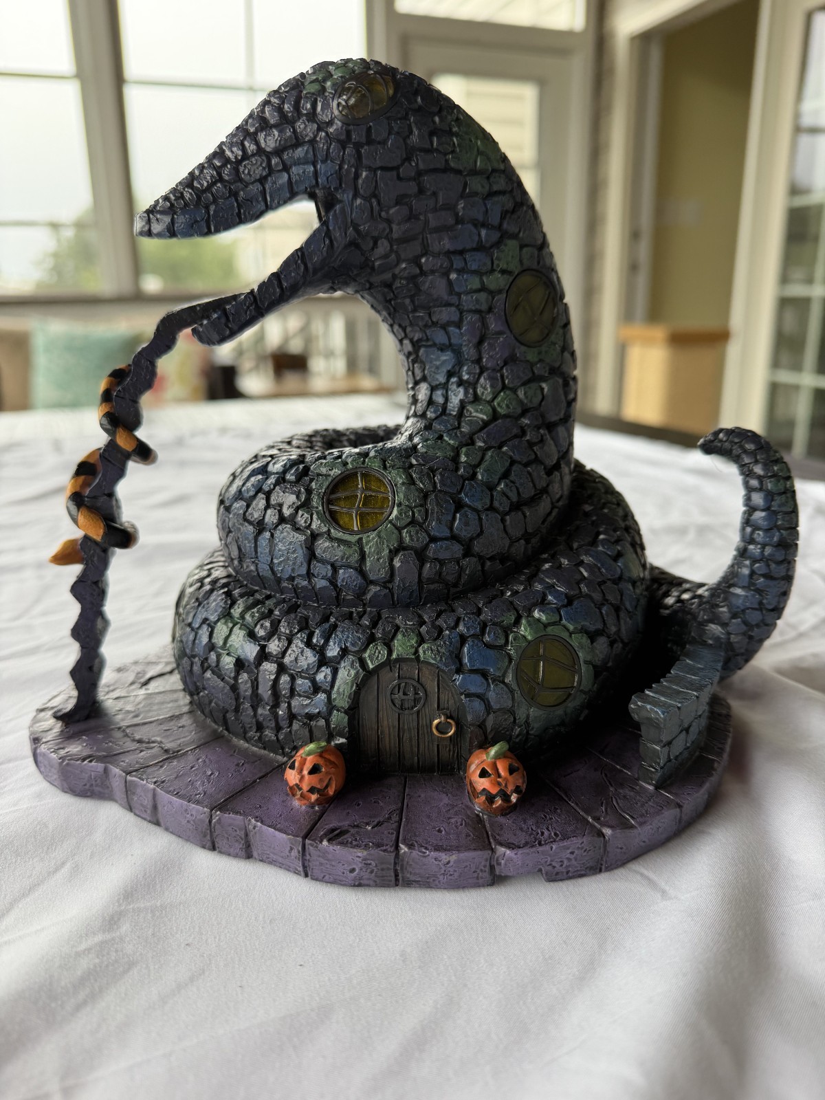 "Extremely Rare" Nightmare Before Christmas Hawthorne village Snake House "Extremely Rare" Nightmare Before Christmas Hawthorne village Snake House