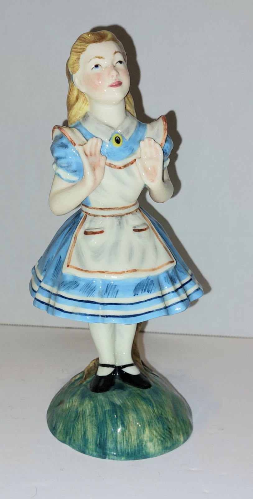 Alice in Wonderland vintage 1947 "GORT" high quality figure porcelain Alice in Wonderland vintage 1947 "GORT" high quality figure porcelain