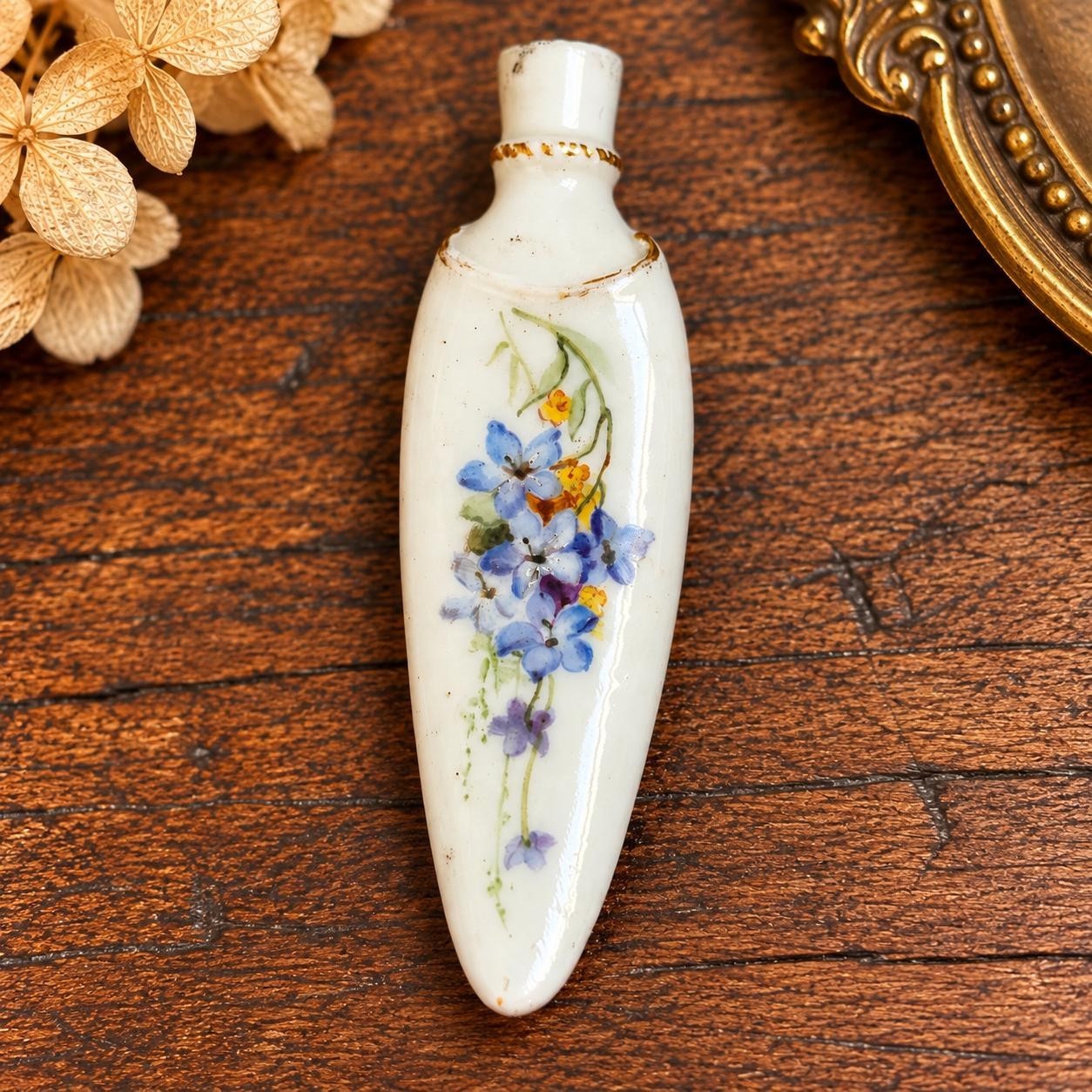 Antique Royal Worcester Victorian Porcelain Lay Down Scent Perfume Bottle 1880s Antique Royal Worcester Victorian Porcelain Lay Down Scent Perfume Bottle 1880s