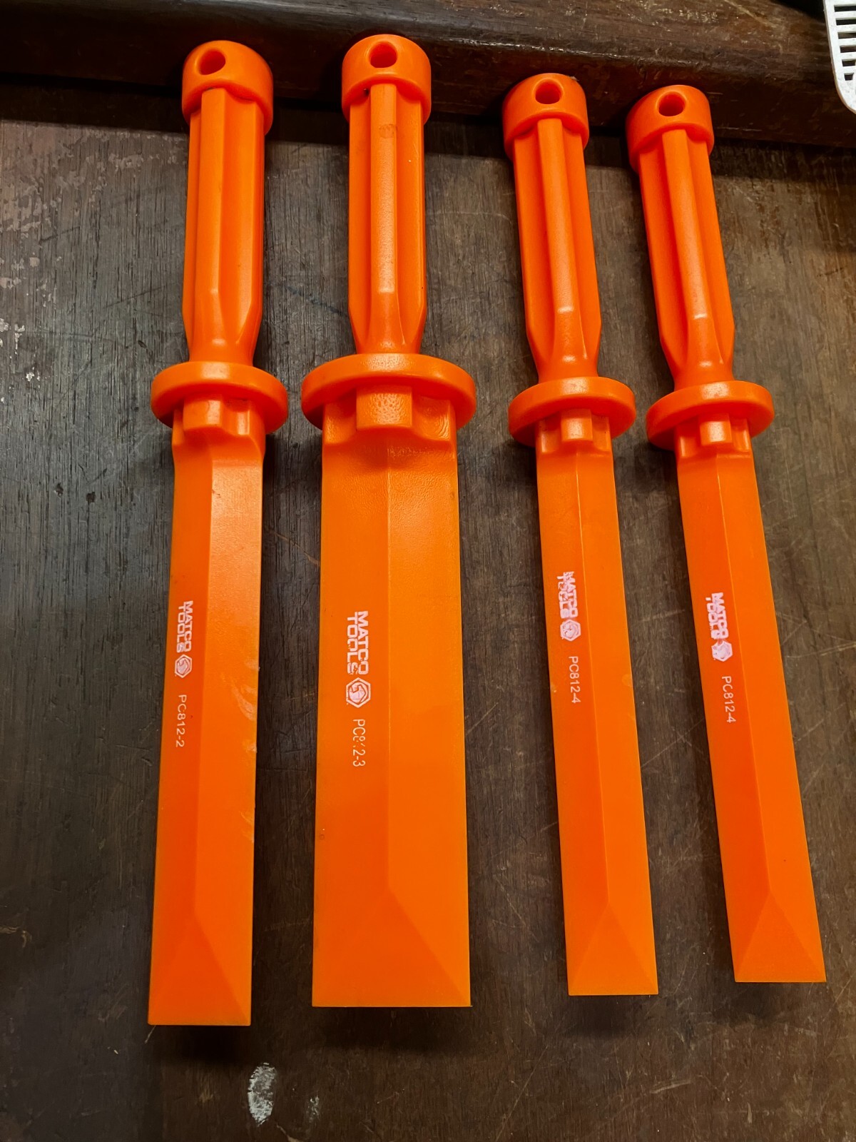 NEW 4 PIECE SET MATCO TOOLS PLASTIC CHISEL SCRAPER SET-AUTO BODY-GASKETS NEW 4 PIECE SET MATCO TOOLS PLASTIC CHISEL SCRAPER SET-AUTO BODY-GASKETS