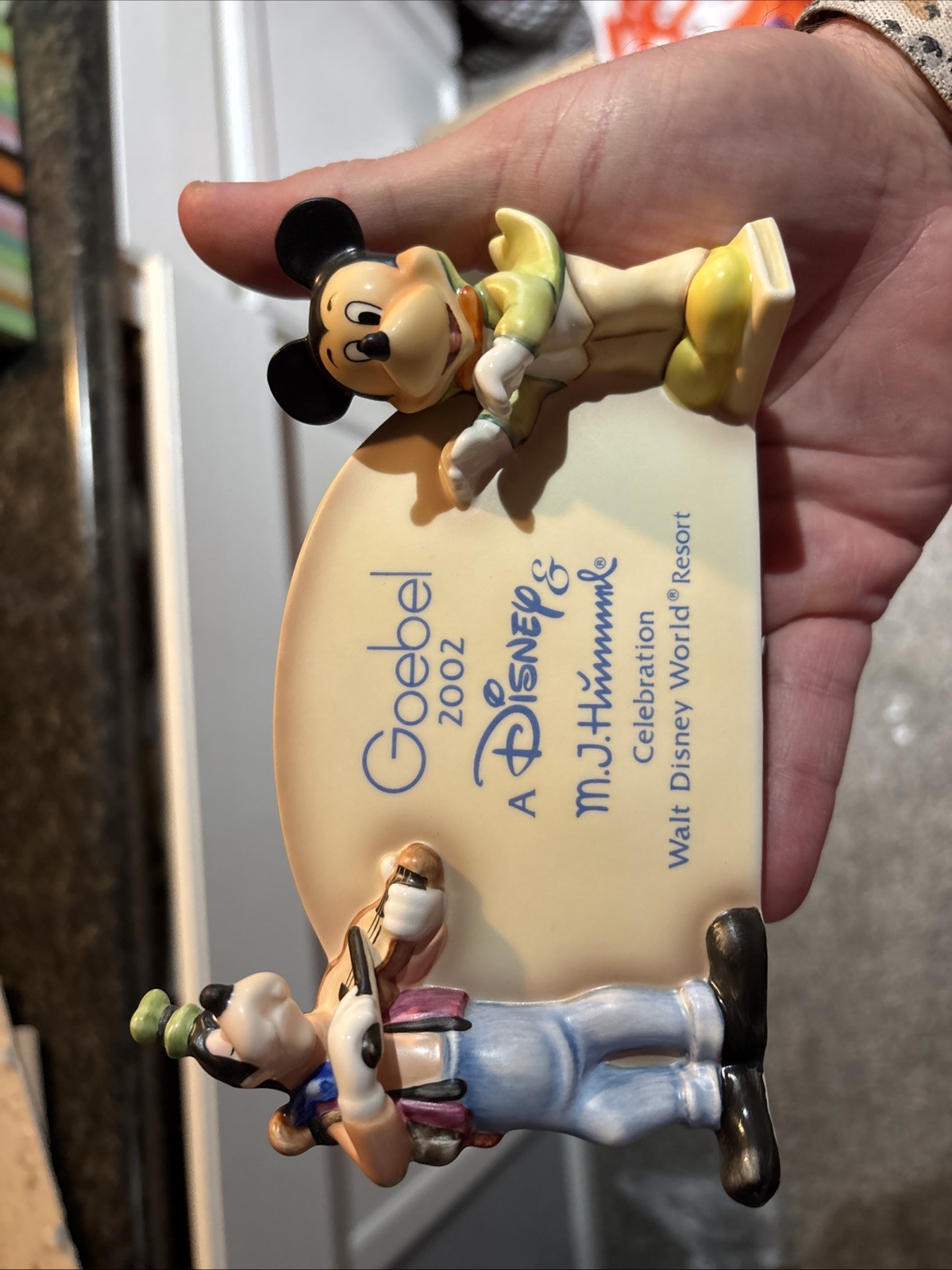 EXTREMELY RARE GOEBEL HUMMEL DISNEY Goofy Mickey 2002 EXTREMELY RARE GOEBEL HUMMEL DISNEY Goofy Mickey 2002