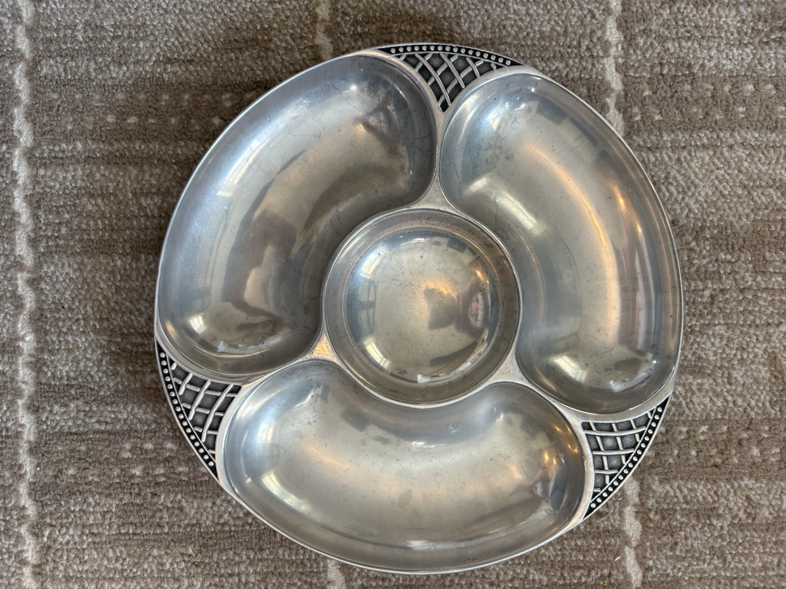Vintage Wilton Armetale Reggae 14” Divided Chip Dip Tray RWP Pewter Tone USA