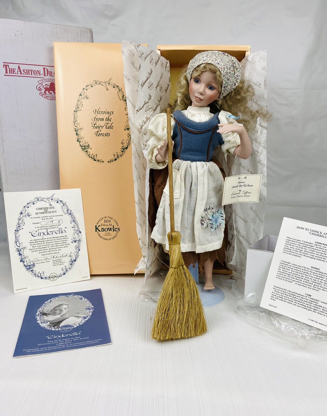 Vintage Ashton-Drake Porcelain Doll CINDERELLA w/ Broom & Bluebird NOS COA Boxes