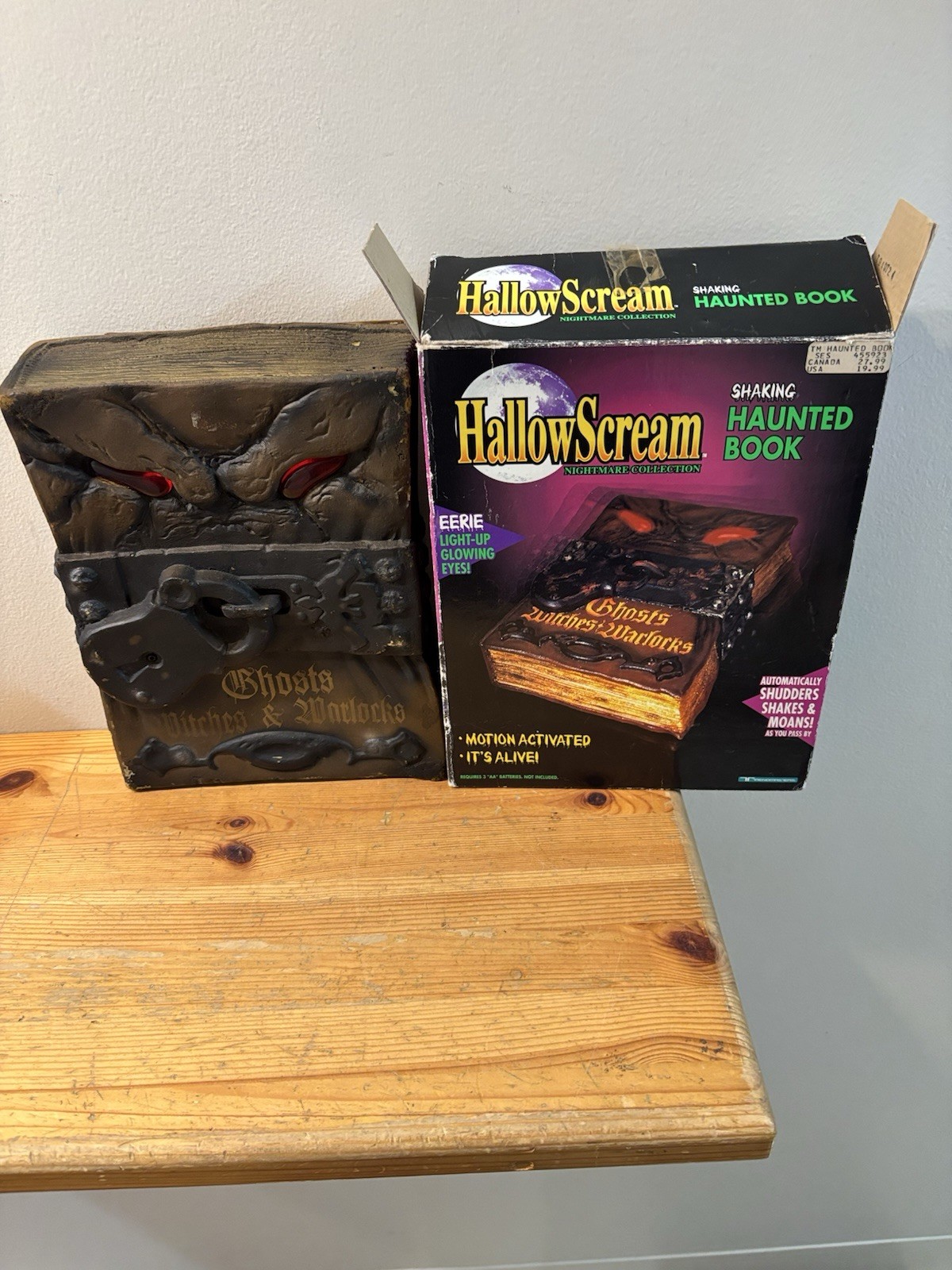 Vintage 1996 Trendmasters Hallowscream Shaking Haunted Book AS-IS Read &Battery Vintage 1996 Trendmasters Hallowscream Shaking Haunted Book AS-IS Read &Battery