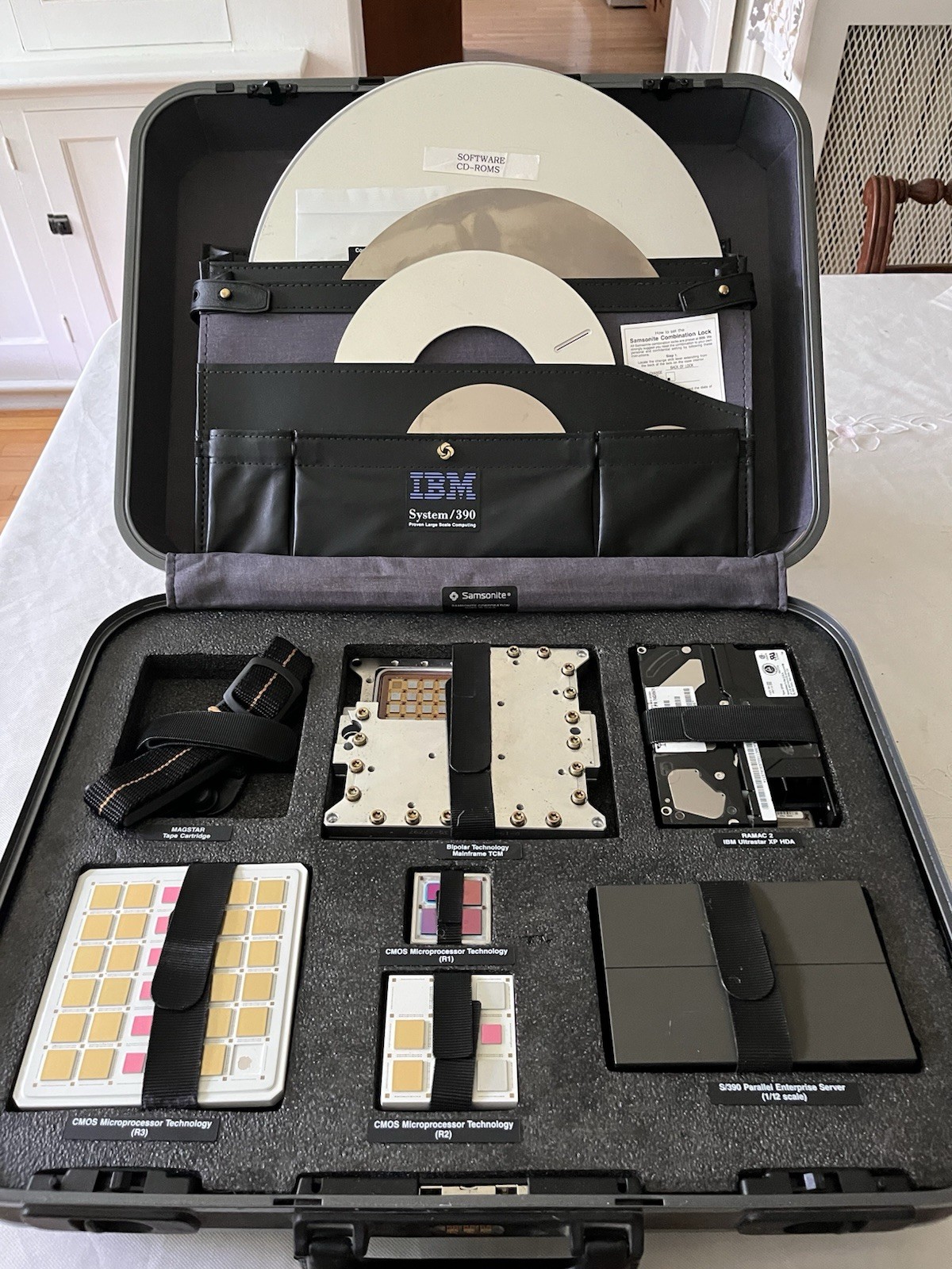 Extremely Rare 1995 IBM “Salesman Suitcase” Technology Demonstration Display Extremely Rare 1995 IBM “Salesman Suitcase” Technology Demonstration Display