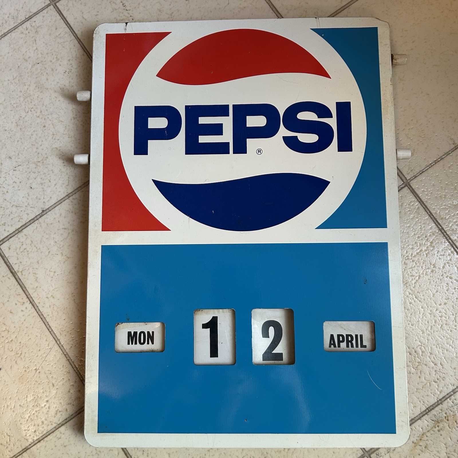 Vintage 1970's PEPSI Perpetual Metal Calendar Works Vintage 1970's PEPSI Perpetual Metal Calendar Works
