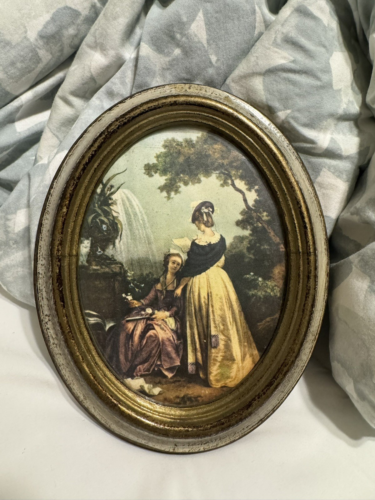 Vintage Cheswick Action Victorian Women Oval Frame Italy Vintage Cheswick Action Victorian Women Oval Frame Italy