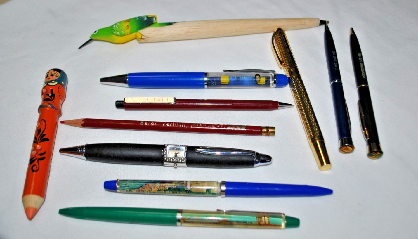 Great Lot 11 Vintage Pens Many Designs Great Lot 11 Vintage Pens Many Designs