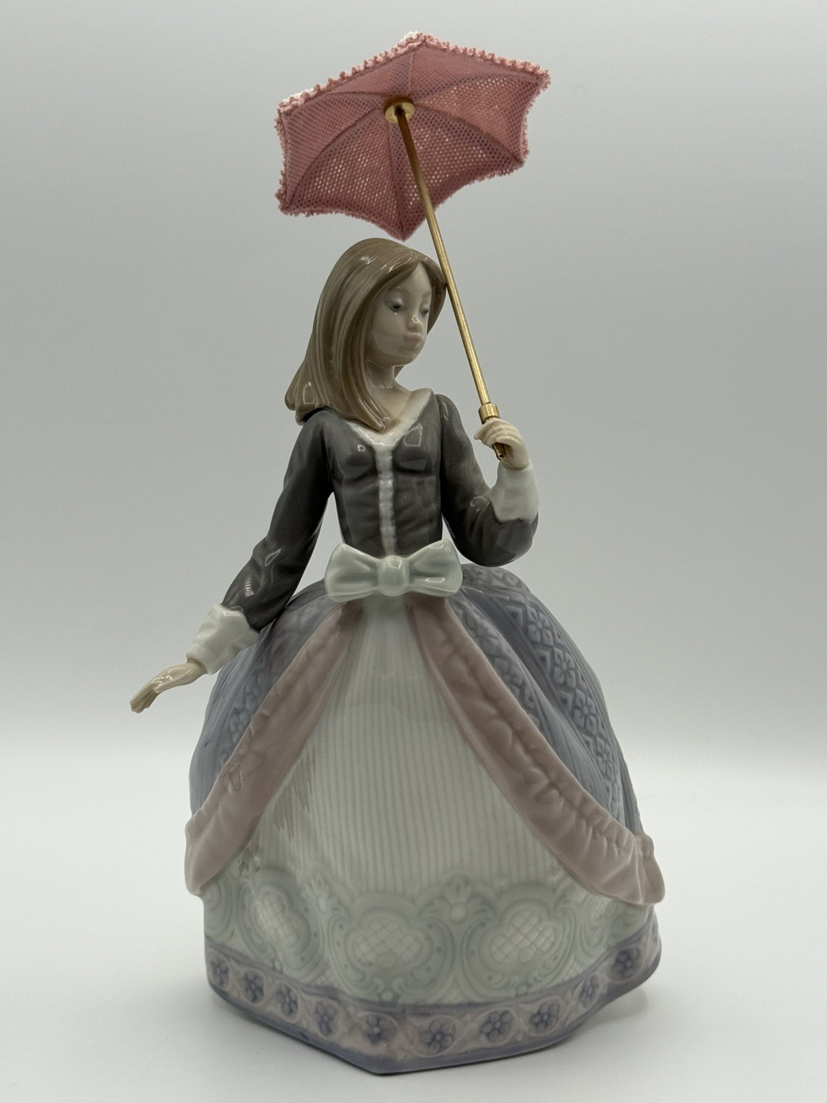 Lladro Angela #5211 Glossy Porcelain Figurine Lady Parasol Jose Puche Spain Lladro Angela #5211 Glossy Porcelain Figurine Lady Parasol Jose Puche Spain