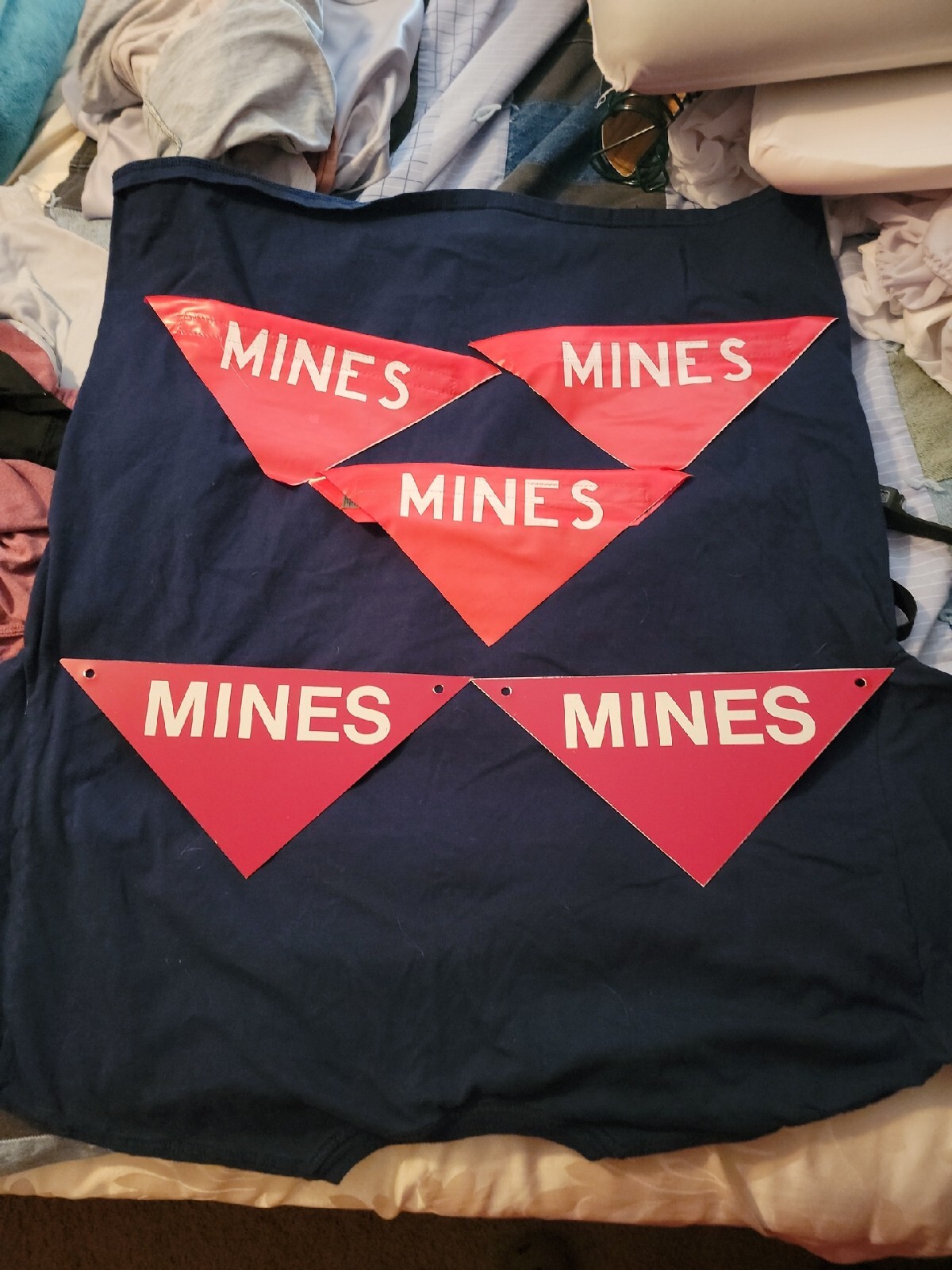 Vintage 1960s-1980s Mine Sign USA and NATO unused stock. 2 Metal And 3 Vinyl? Vintage 1960s-1980s Mine Sign USA and NATO unused stock. 2 Metal And 3 Vinyl?