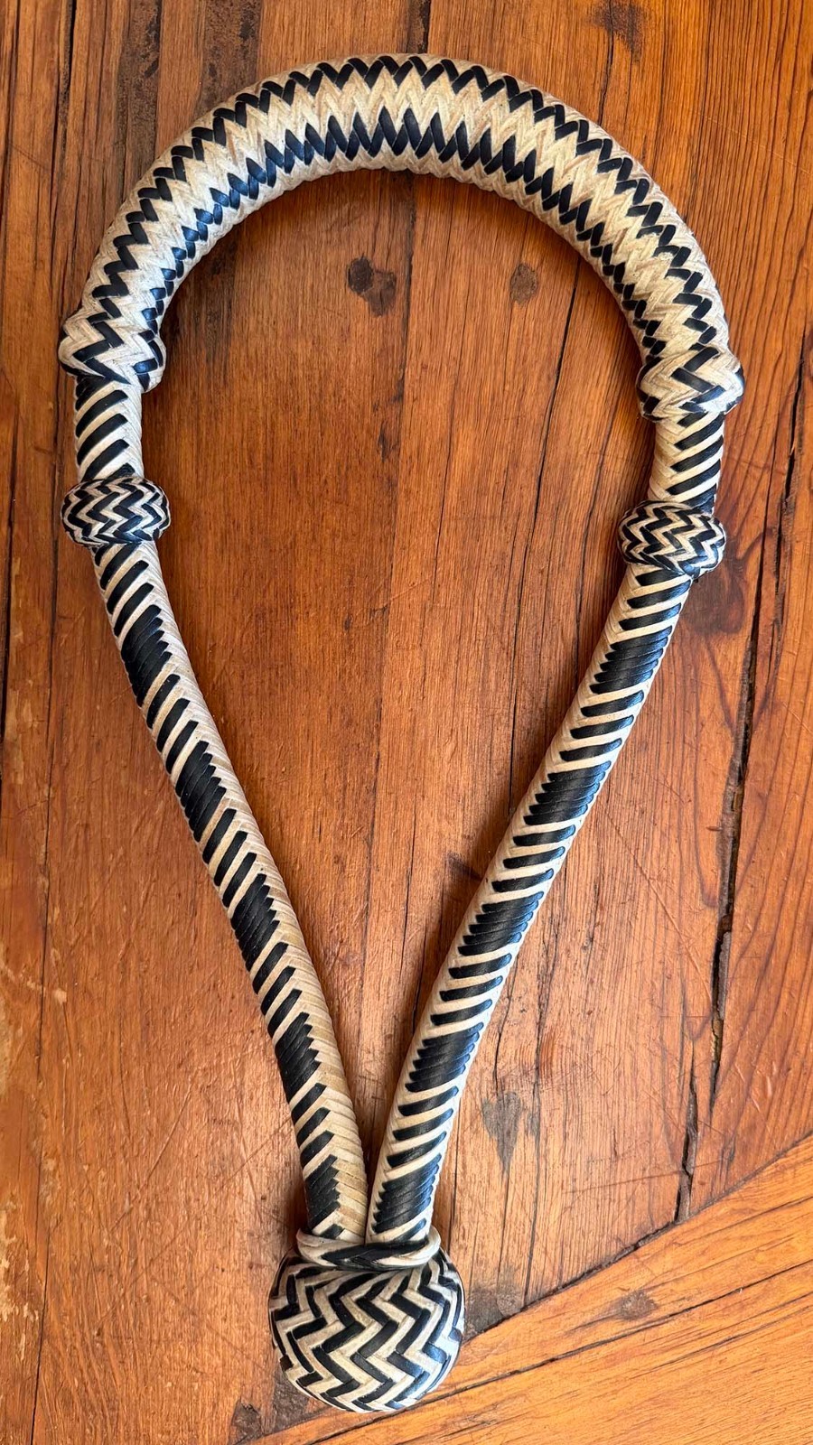 #2 NICE NEW GUITRON Cowboy Vaquero Handmade 24 Plait 5/8" RAWHIDE BOSAL #2 NICE NEW GUITRON Cowboy Vaquero Handmade 24 Plait 5/8" RAWHIDE BOSAL