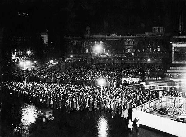 The Nighttime Scene 1924 General Election 1924 Old Photo The Nighttime Scene 1924 General Election 1924 Old Photo