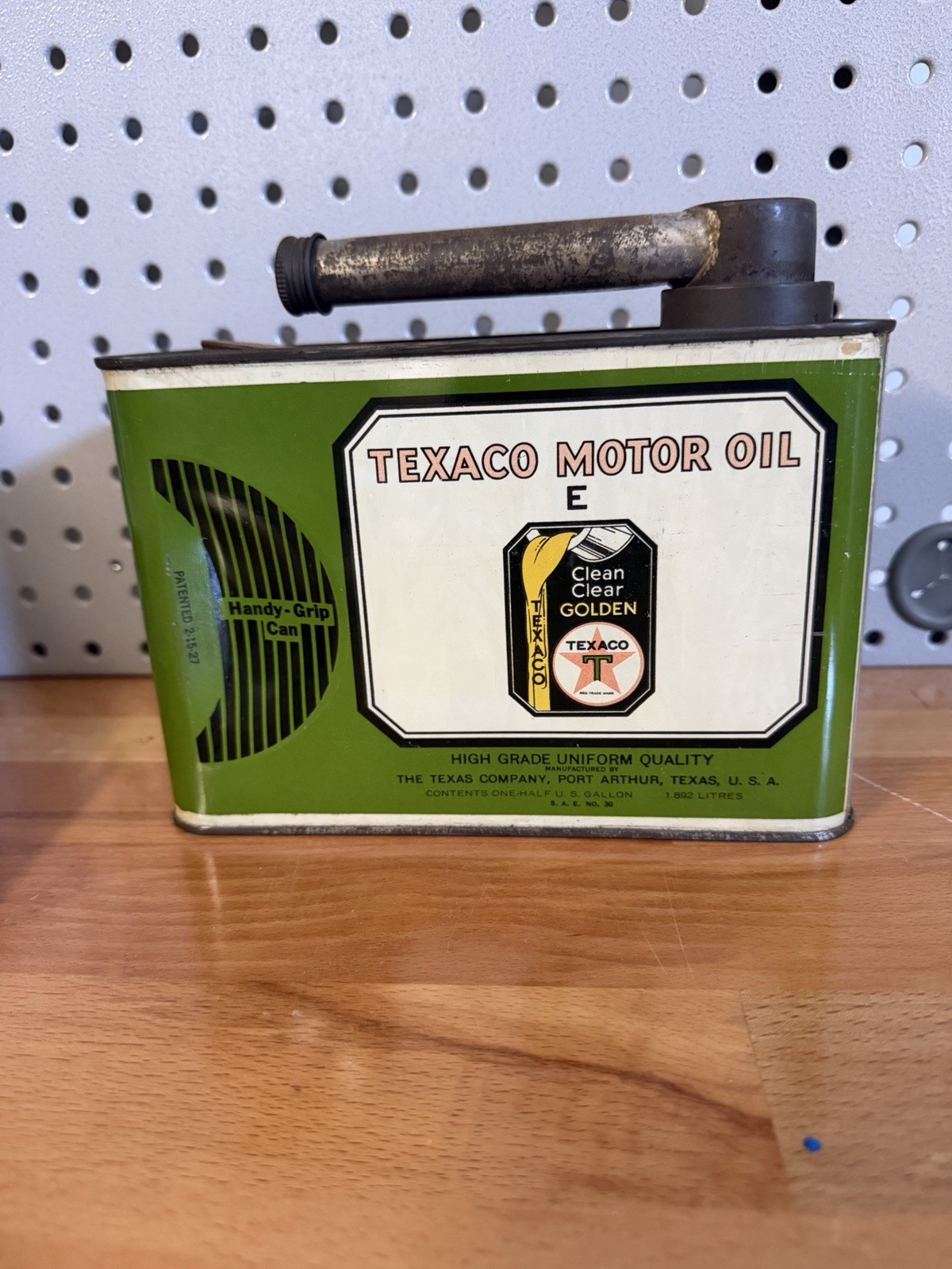 Texaco Vintage Motor Oil Handy-Grip Can w/ Spout Handle Green Gas & Oil Texaco Vintage Motor Oil Handy-Grip Can w/ Spout Handle Green Gas & Oil