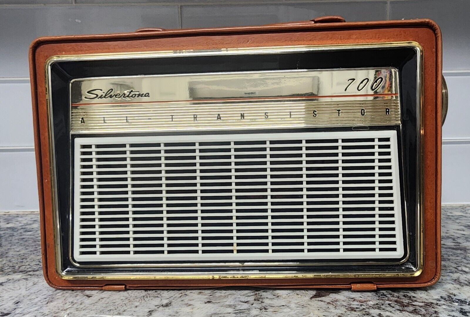 Vintage Silvertone 700 Transistor Radio ▪︎ Nice Condition, Not Playing