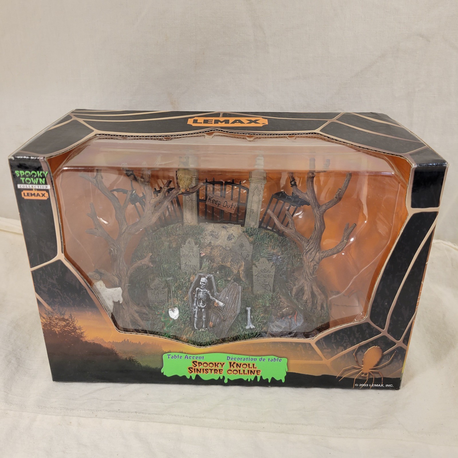 Lemax Halloween Spooky Town Spooky Knoll Table Accent Retired #33408 (2003) Lemax Halloween Spooky Town Spooky Knoll Table Accent Retired #33408 (2003)