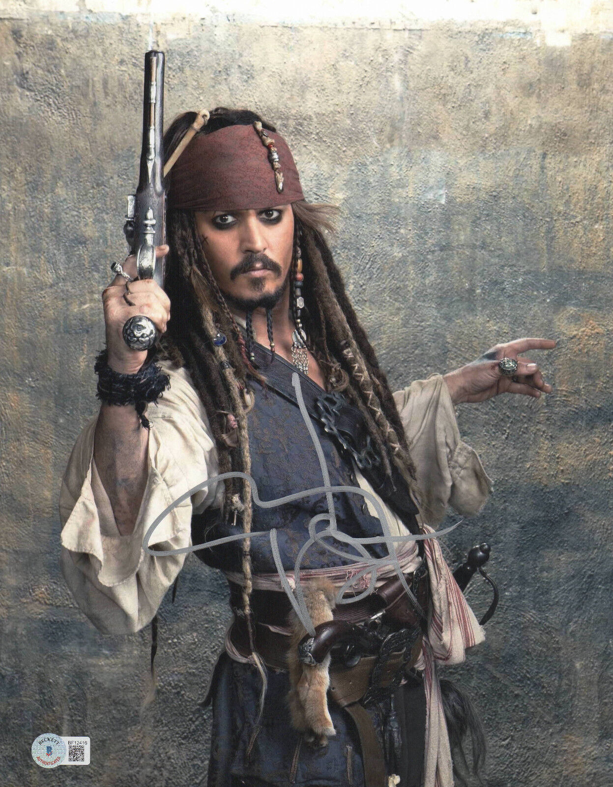 JOHNNY DEPP 'PIRATES OF THE CARIBBEAN' SIGNED AUTOGRAPH 11X14 PHOTO BECKETT BAS 
