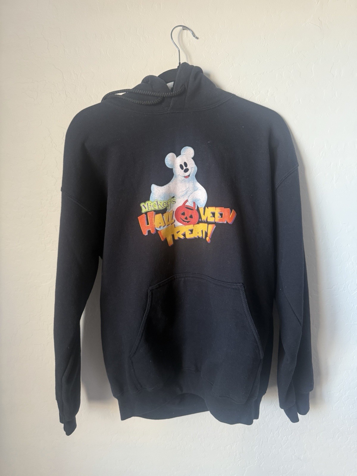 Vintage Disney Parks Halloween Mickey Hoodie Sweatshirt Medium Vintage Disney Parks Halloween Mickey Hoodie Sweatshirt Medium