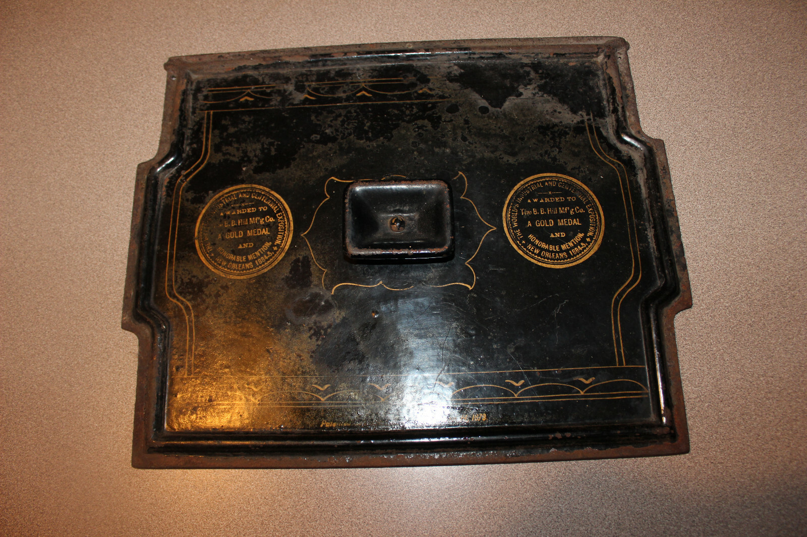 Vintage Award Cast Iron Plate Cover B.B. HILL MFG 1884-5 Exposition Gold Medal