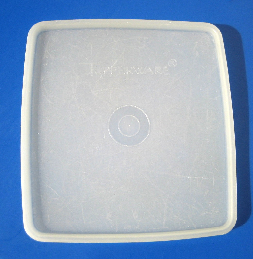 Vintage Tupperware Sandwich Keeper Replacement Lid Seal Clear Square 5.5" 671 Vintage Tupperware Sandwich Keeper Replacement Lid Seal Clear Square 5.5" 671