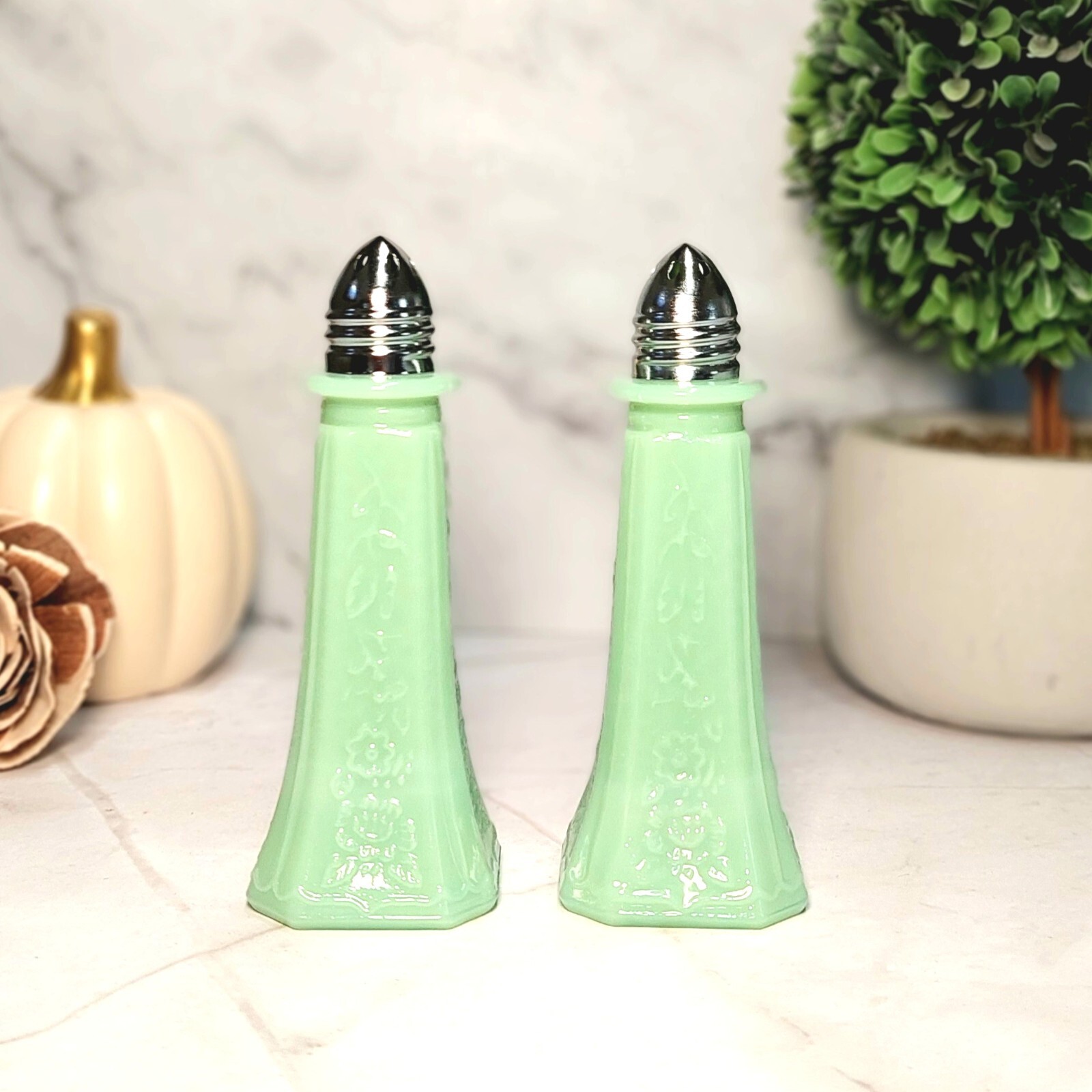Green Jadeite Depression Style Glass Salt & Pepper Shakers, Kitchen, VTG Style Green Jadeite Depression Style Glass Salt & Pepper Shakers, Kitchen, VTG Style