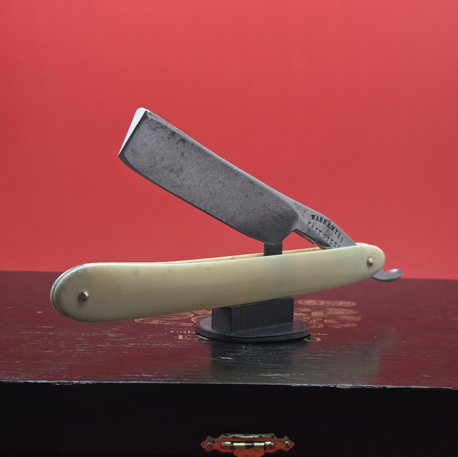 Vintage/Antique 3/4 Warranted, Cast Steel Razor. Original. Vintage/Antique 3/4 Warranted, Cast Steel Razor. Original.
