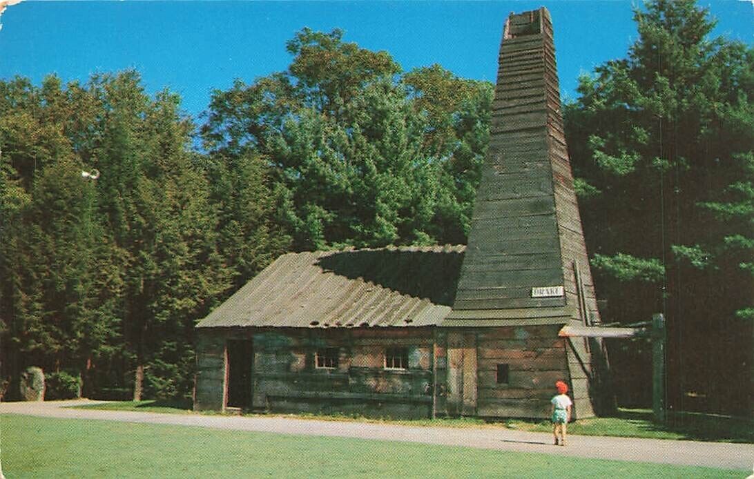 Postcard Drake Well near Titusville Pennsylvania NH1