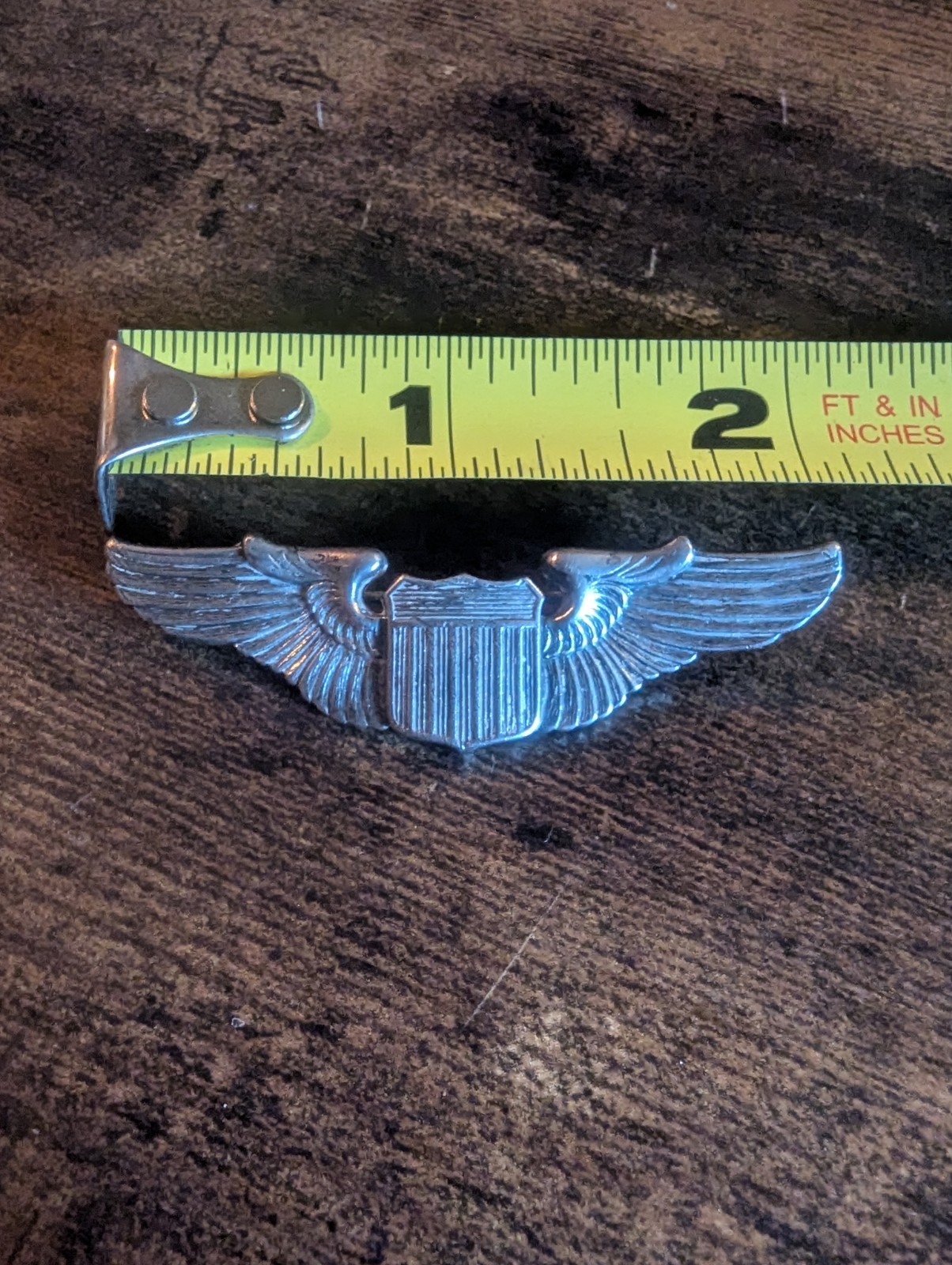 Original WWII USAAF 2" Pilot's Wing Badge. Original WWII USAAF 2" Pilot's Wing Badge.