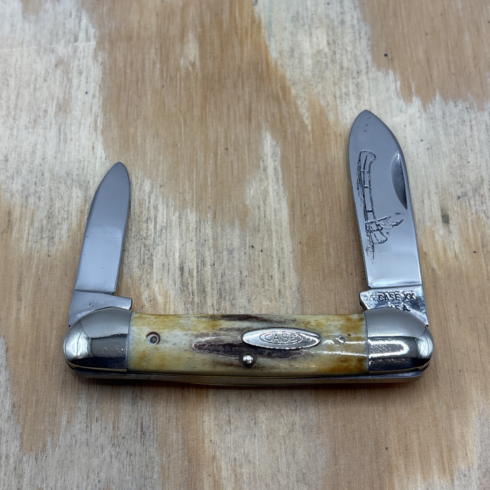 Vintage Case XX 4 Dot 1976 Beautiful Stag 52131 Canoe Etched Knife - Excellent Vintage Case XX 4 Dot 1976 Beautiful Stag 52131 Canoe Etched Knife - Excellent