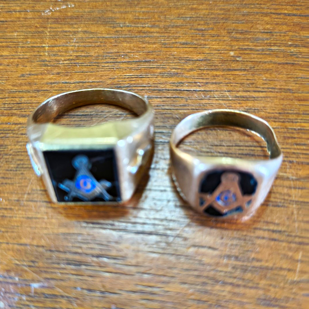 10 Karat Gold Masonic Ring Old Vintage Men's 10 Karat Gold Masonic Ring Old Vintage Men's