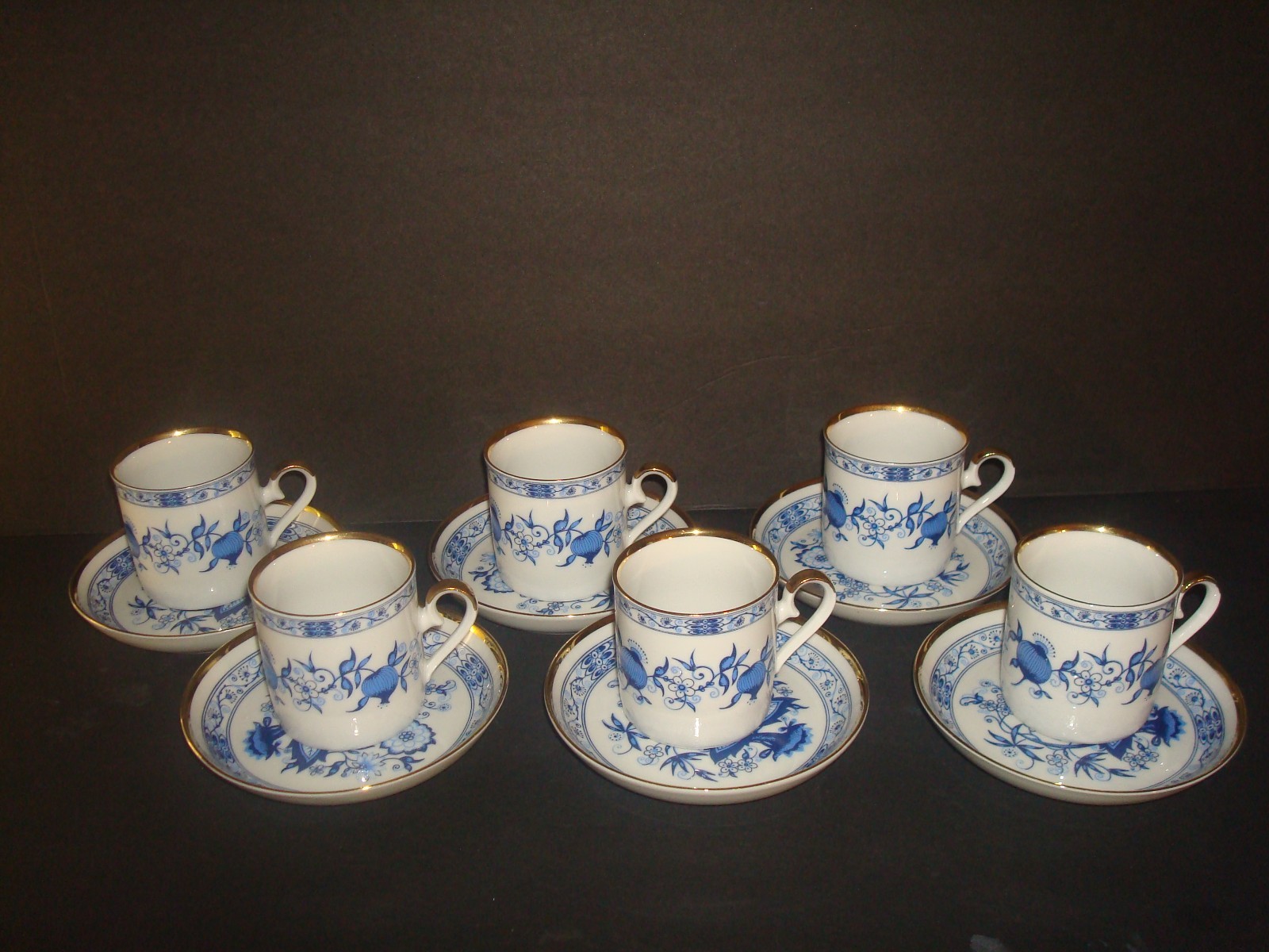 ROYAL FRANCONIA SET (6) BLUE ONION DEMITASSE ESPRESSO CUPS &SAUCERS,DANBURY MINT