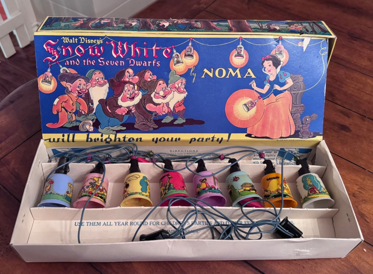 1937 Vintage Walt Disney’s Snow White Party Lights By Noma in Original Box 1937 Vintage Walt Disney’s Snow White Party Lights By Noma in Original Box