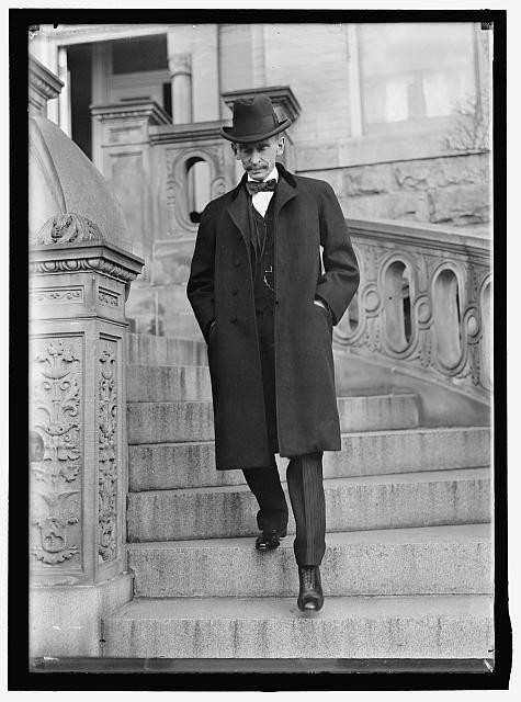 Photo:William Rufus Day 1913 Supreme Court Justice Portrait on Steps Photo:William Rufus Day 1913 Supreme Court Justice Portrait on Steps