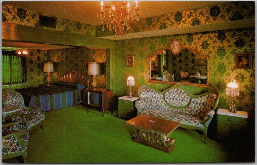 c1960s MADONNA INN POSTCARD San Luis Obispo CA "Room 156 - Irish Hills" Unused c1960s MADONNA INN POSTCARD San Luis Obispo CA "Room 156 - Irish Hills" Unused