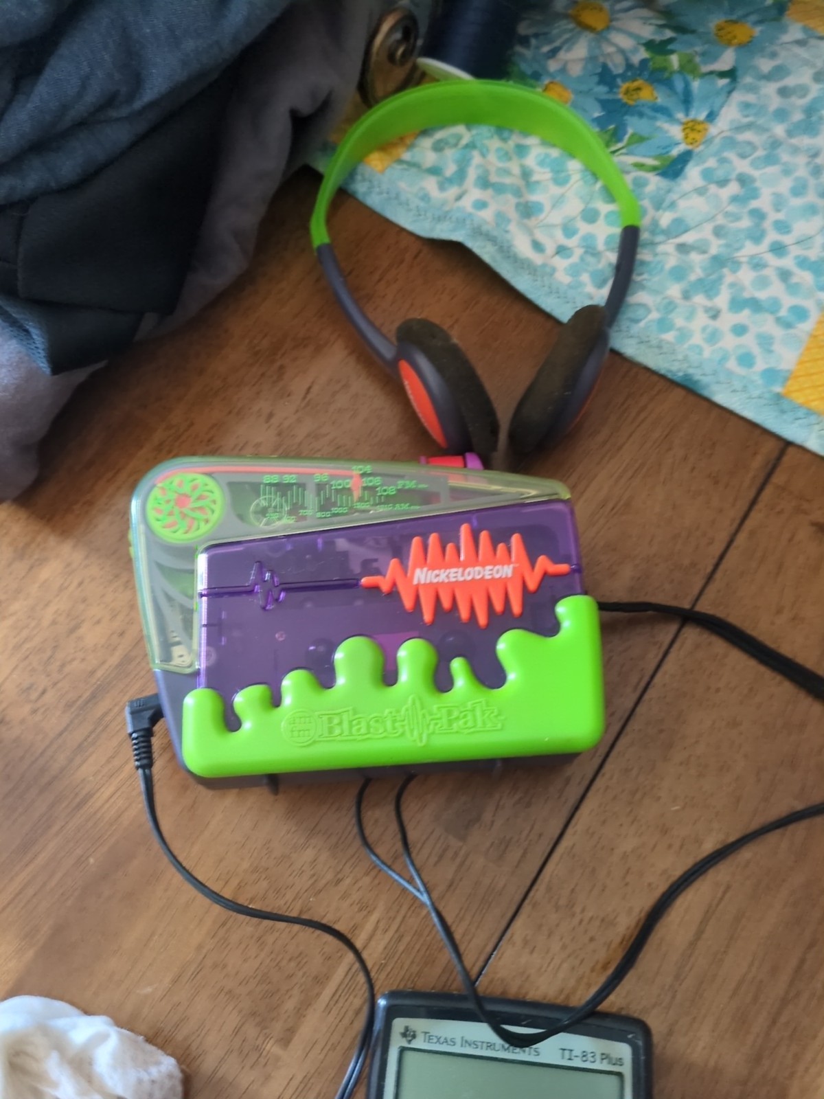 Nickelodeon Blast Pak AM FM TAPE Radio Purple Green Vintage w/ Headphones WORKS Nickelodeon Blast Pak AM FM TAPE Radio Purple Green Vintage w/ Headphones WORKS