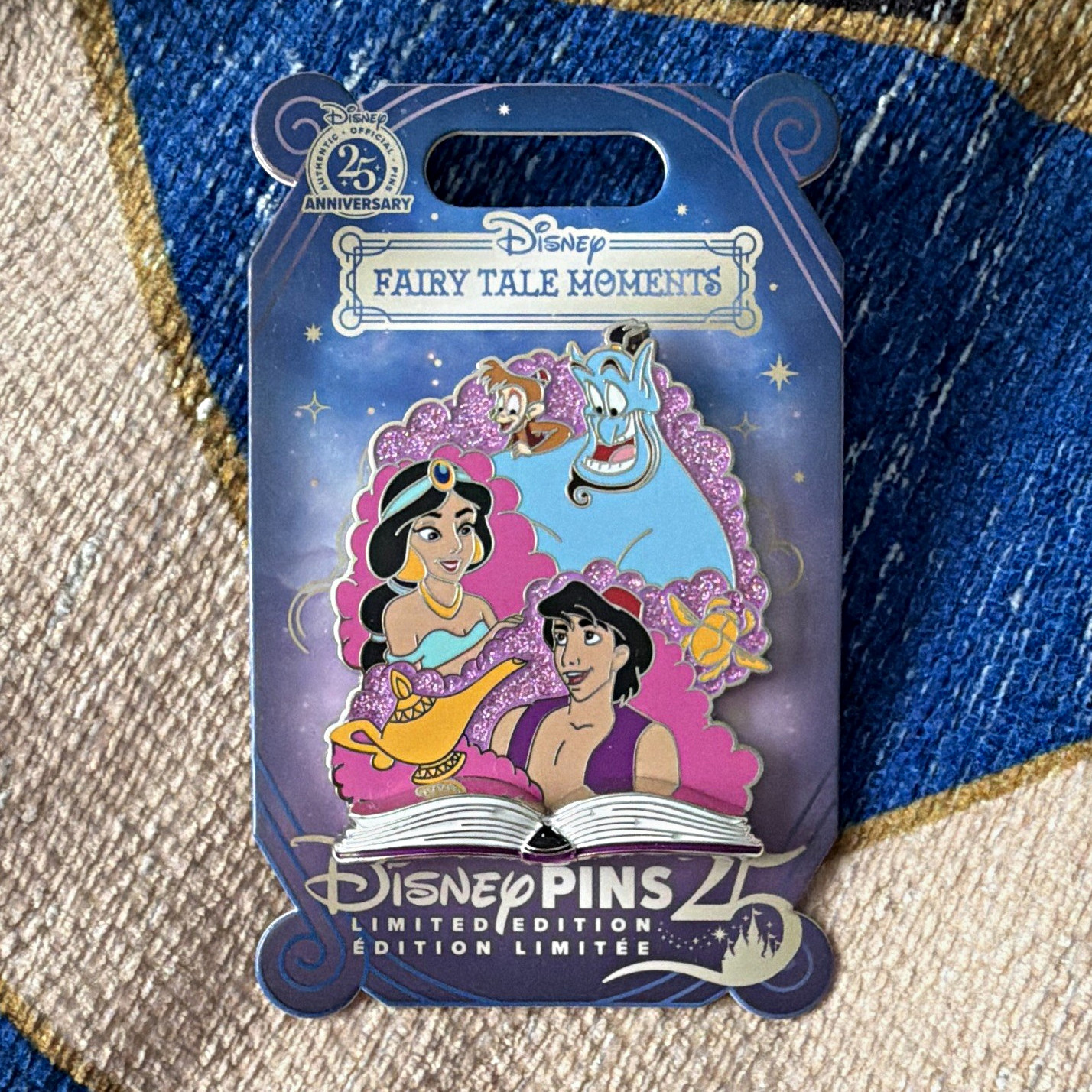Disney Fairy Tale Moments Aladdin Single Pin Limited Edition Glitter