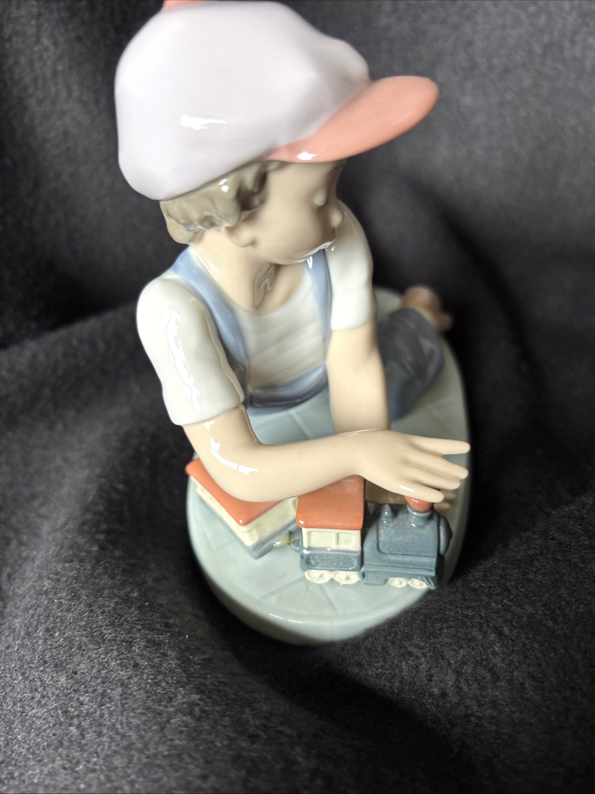 Lladro Figurine "All Aboard" Boy Train Vintage Limited Ed Society #7619 Mint Lladro Figurine "All Aboard" Boy Train Vintage Limited Ed Society #7619 Mint