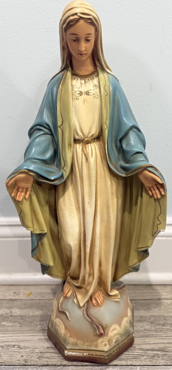 * GLORIOUS VINTAGE NUNS CONVENT VIRGIN MARY STATUE 17 3/8” * GLORIOUS VINTAGE NUNS CONVENT VIRGIN MARY STATUE 17 3/8”