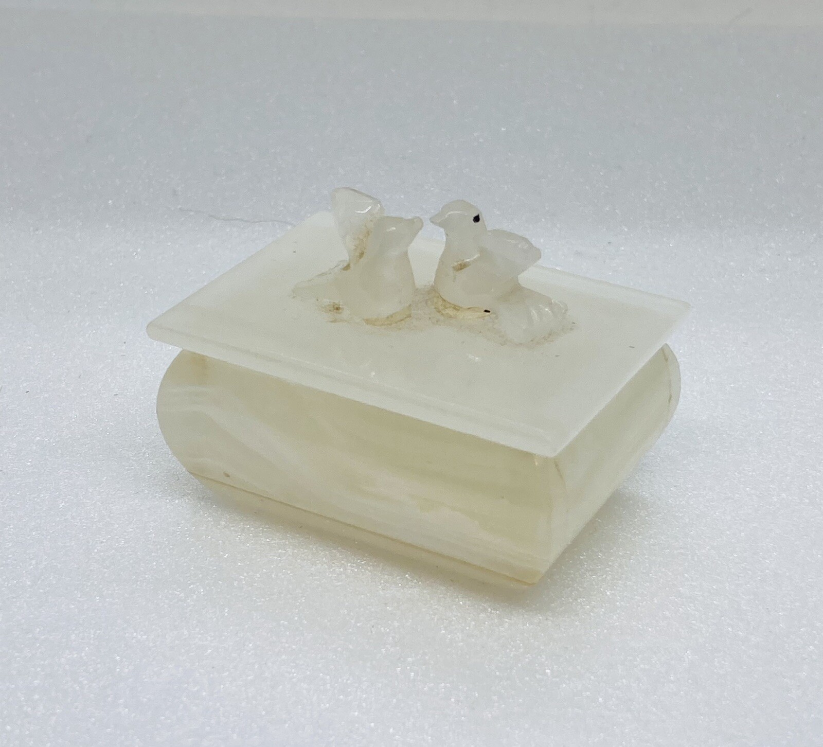 Vintage 1970s Jade Marble Stone Trinket Box Love Bird Dove Kissing Art Decor 26 Vintage 1970s Jade Marble Stone Trinket Box Love Bird Dove Kissing Art Decor 26