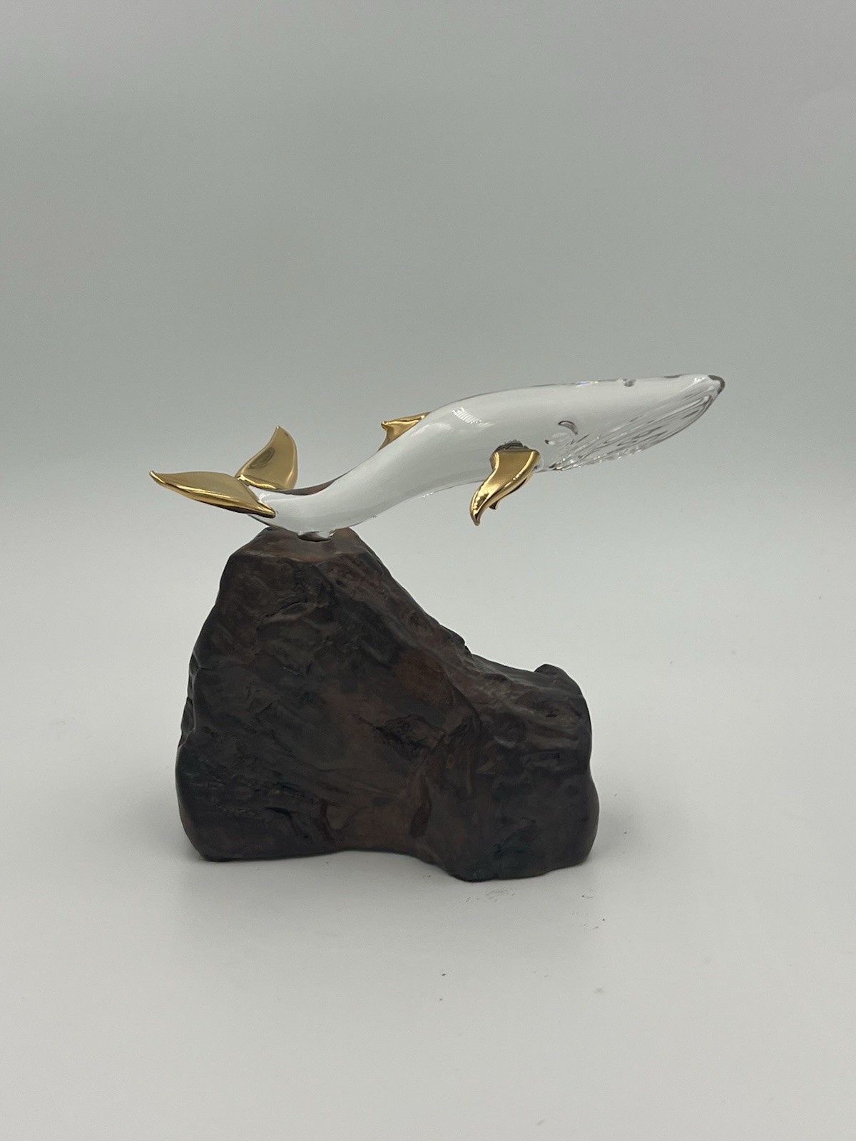 Glass Baron Blown Glass Whale 22K Gold Manzanita Wood Base Figurine Glass Baron Blown Glass Whale 22K Gold Manzanita Wood Base Figurine