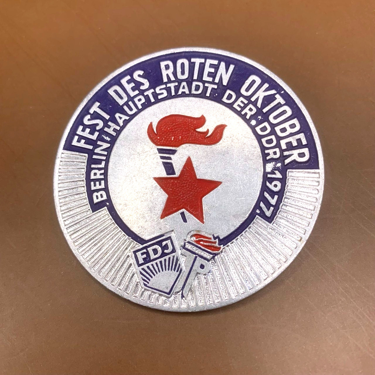 Original GDR Pin Fest des Roten Oktober 1977 Berlin Socialist Youth FDJ Badge Original GDR Pin Fest des Roten Oktober 1977 Berlin Socialist Youth FDJ Badge