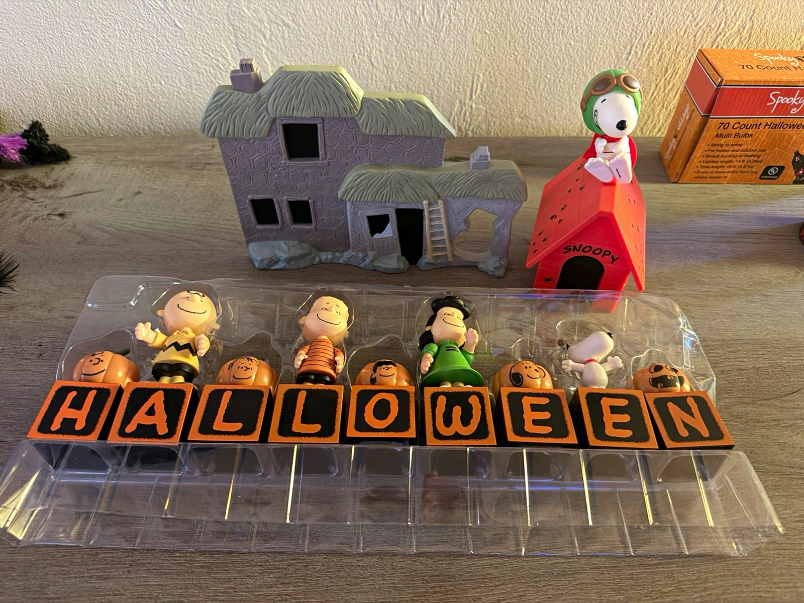 Peanuts Halloween Multicolor Figurine Set Charlie Brown Lucy Linus Snoopy Peanuts Halloween Multicolor Figurine Set Charlie Brown Lucy Linus Snoopy