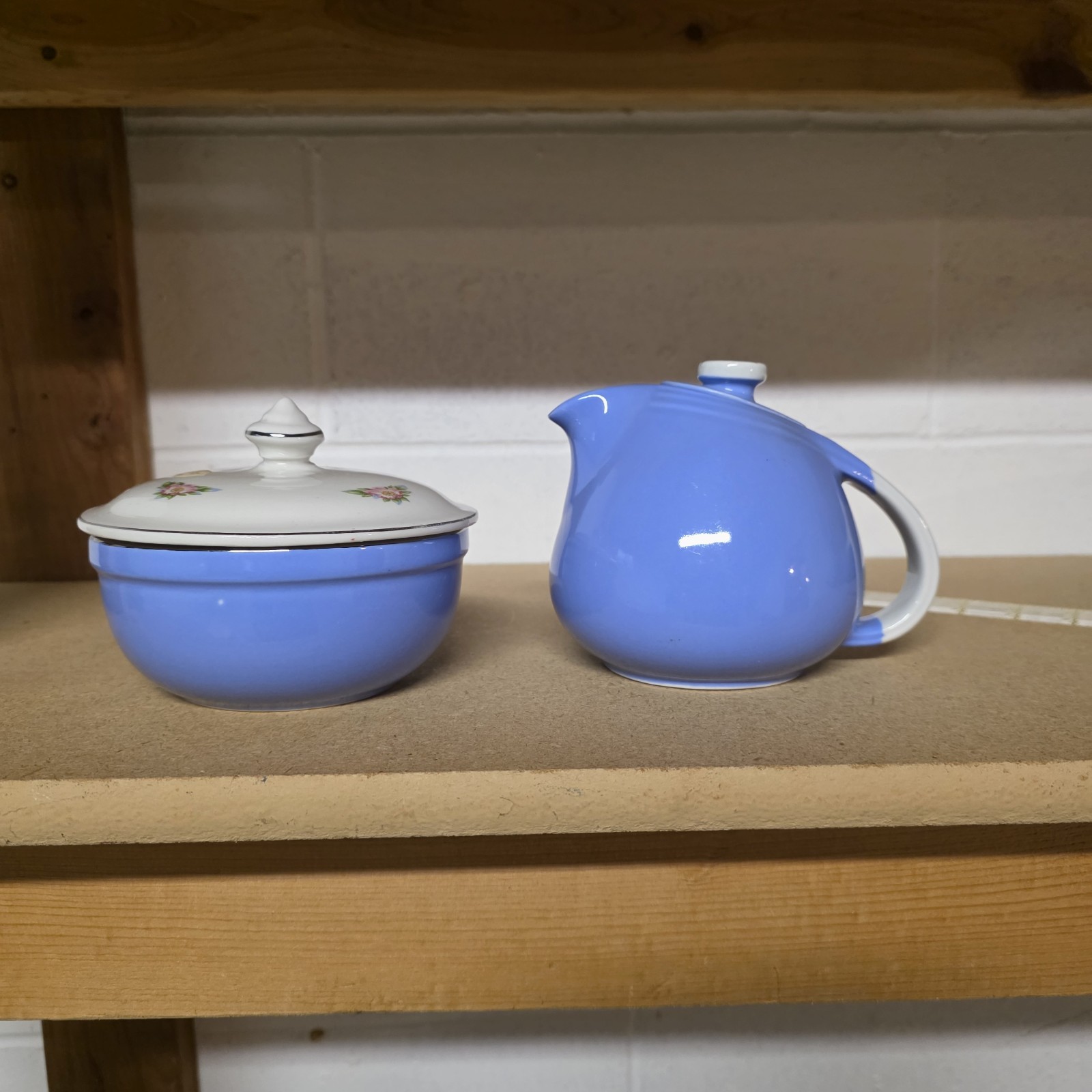 Hall Rose Parade Blue Tea Pot & Sugar Bowl Hall's Kitchenware 1259 1940s Used Hall Rose Parade Blue Tea Pot & Sugar Bowl Hall's Kitchenware 1259 1940s Used