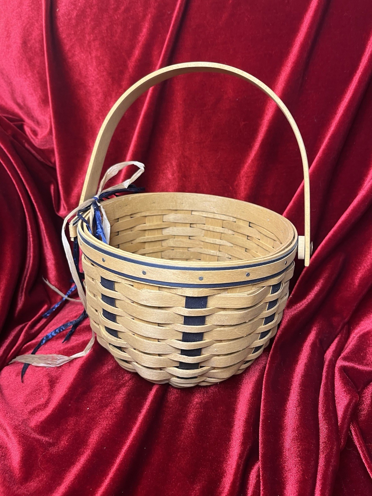 Longaberger 2004 5" high Navy Blue Work Around Basket w Swinging Handle Longaberger 2004 5" high Navy Blue Work Around Basket w Swinging Handle