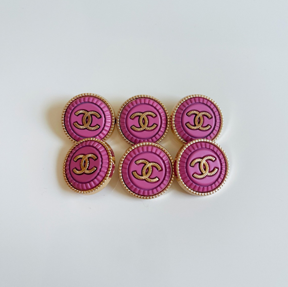 STAMPED lot of 6 Designer Pink and Gold Button 20mm STAMPED lot of 6 Designer Pink and Gold Button 20mm
