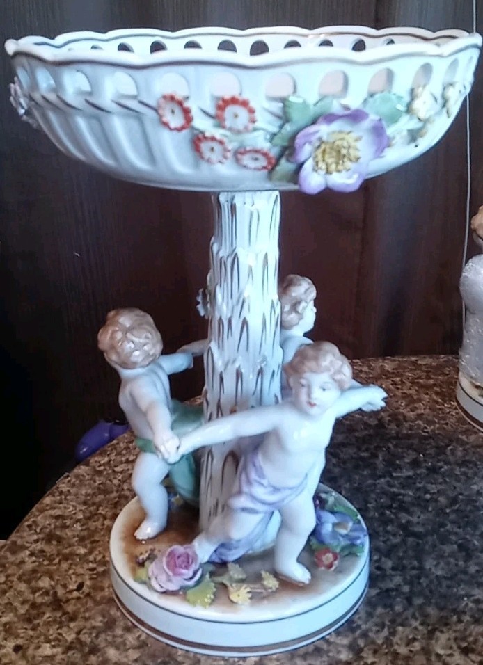 Antique VON SCHIERHOLZ Germany Centerpiece Compote Bowl 3 Cherubs/Putti Dresden Antique VON SCHIERHOLZ Germany Centerpiece Compote Bowl 3 Cherubs/Putti Dresden