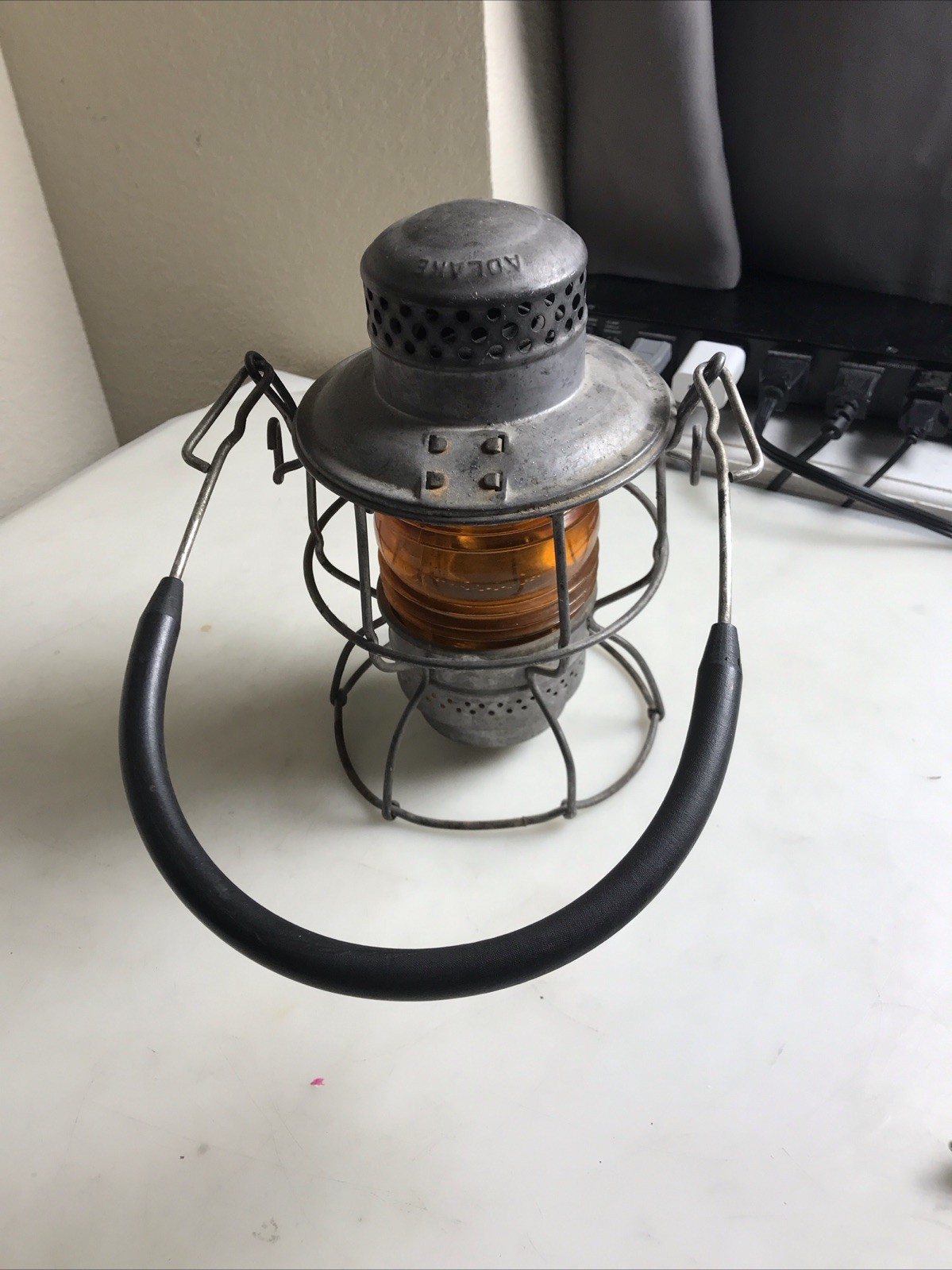 Vintage Adlake Kero Railroad Lantern Missing Inside Part ( Check Pics) Vintage Adlake Kero Railroad Lantern Missing Inside Part ( Check Pics)
