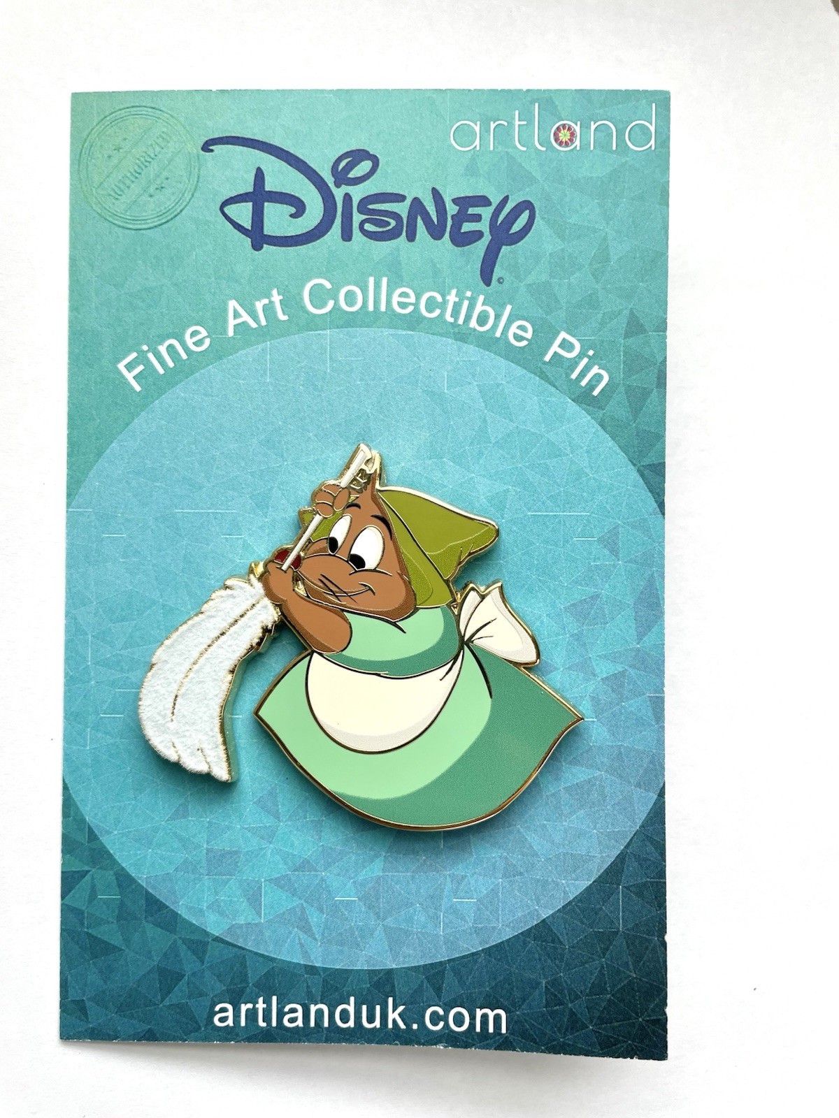 Help our Cinderelly Cinderella Mouse Sweeping Disney Artland UK Pin LE 300 Help our Cinderelly Cinderella Mouse Sweeping Disney Artland UK Pin LE 300